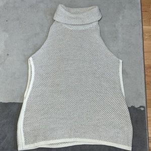 Sleeveless thick chunky sweater